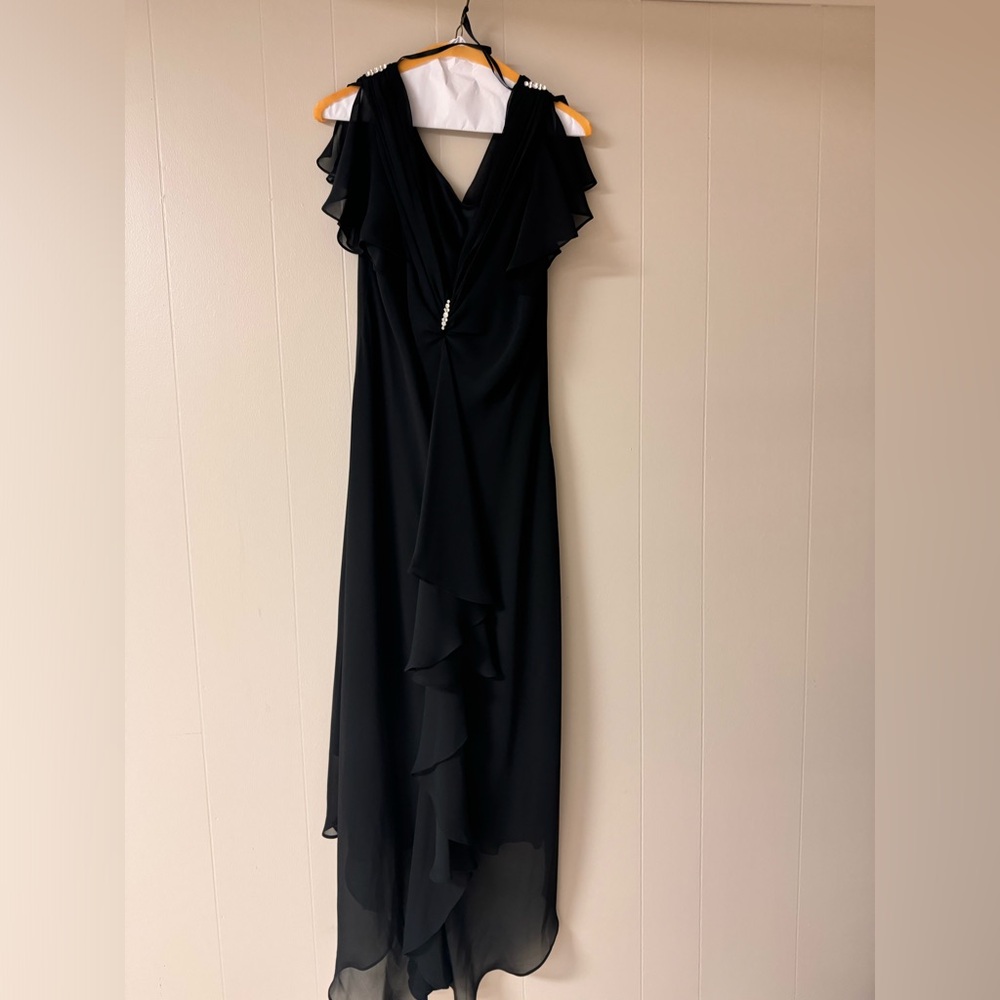 Worn once pretty black dress